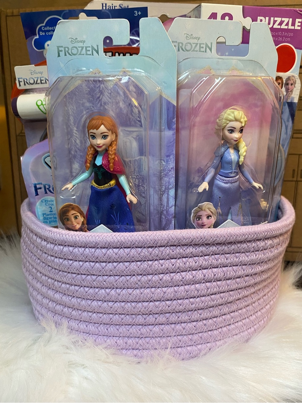 Disney Frozen Anna & Elsa Gift Basket (15 pcs) NWT